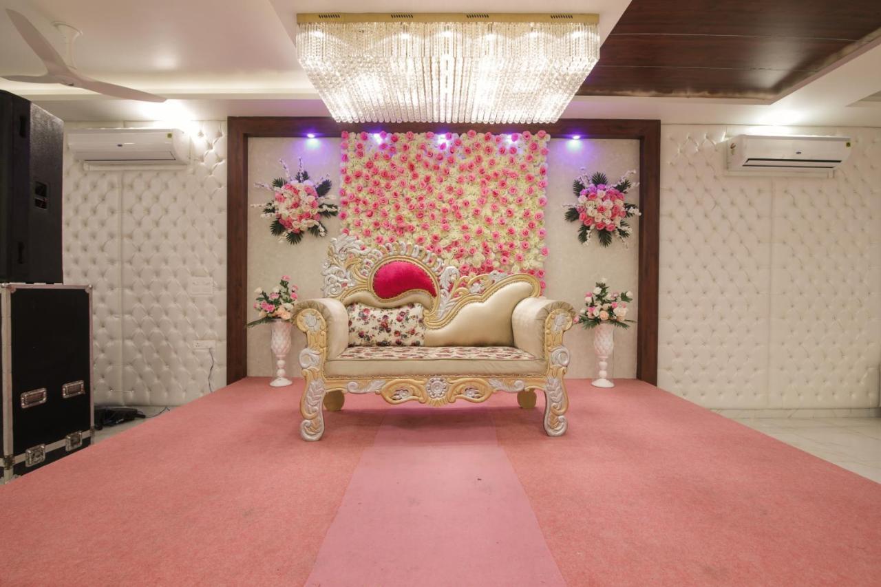 Bed and Breakfast Twin Towers à Greater Noida Extérieur photo
