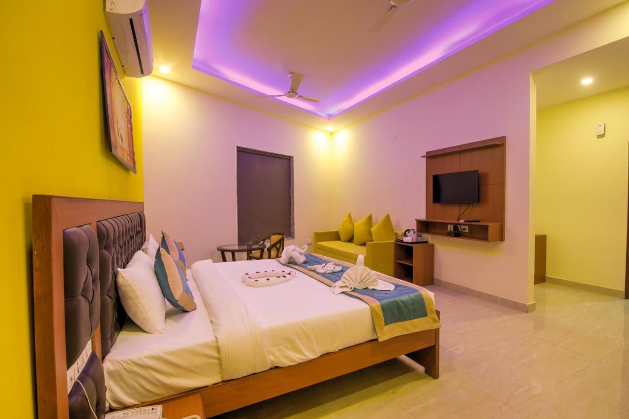 Bed and Breakfast Twin Towers à Greater Noida Extérieur photo