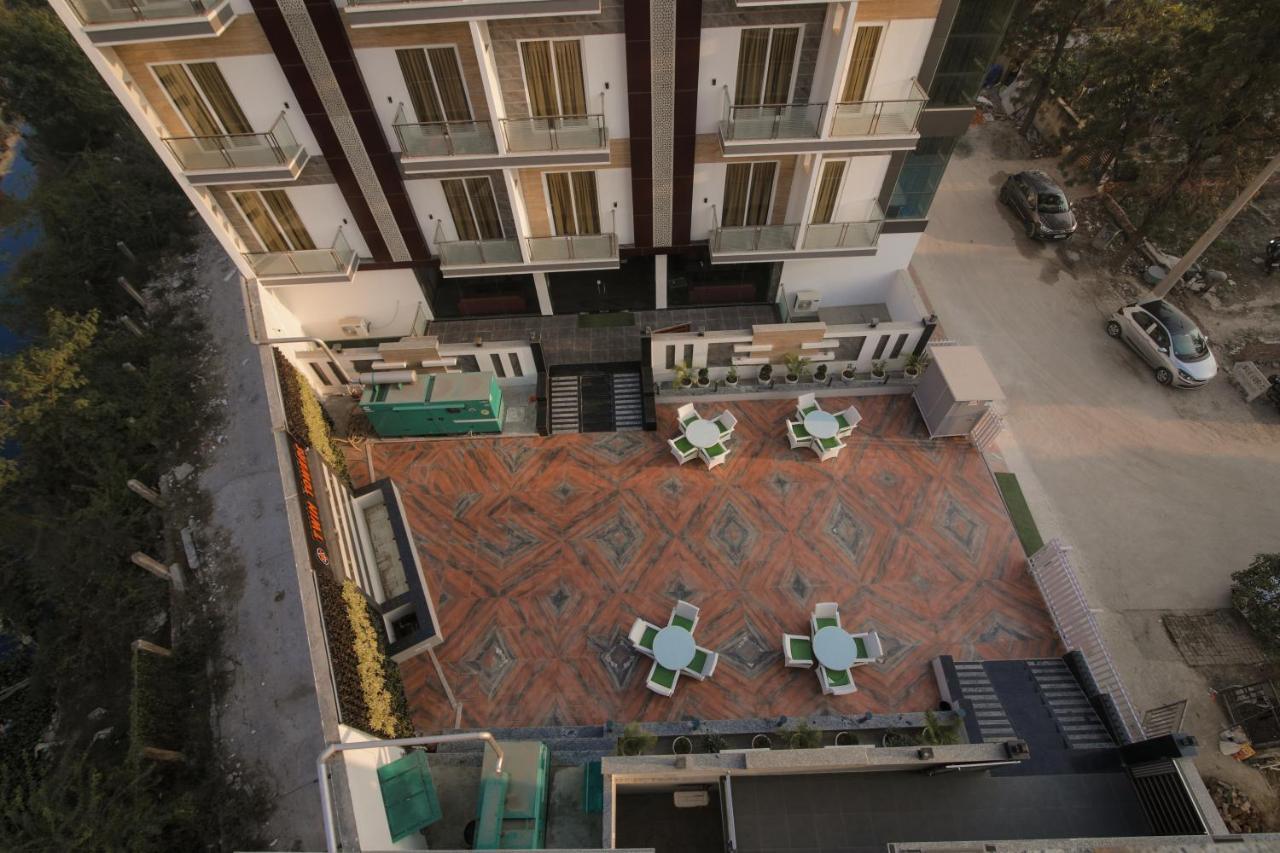 Bed and Breakfast Twin Towers à Greater Noida Extérieur photo
