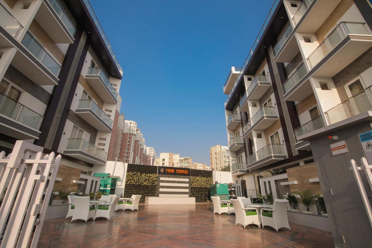 Bed and Breakfast Twin Towers à Greater Noida Extérieur photo