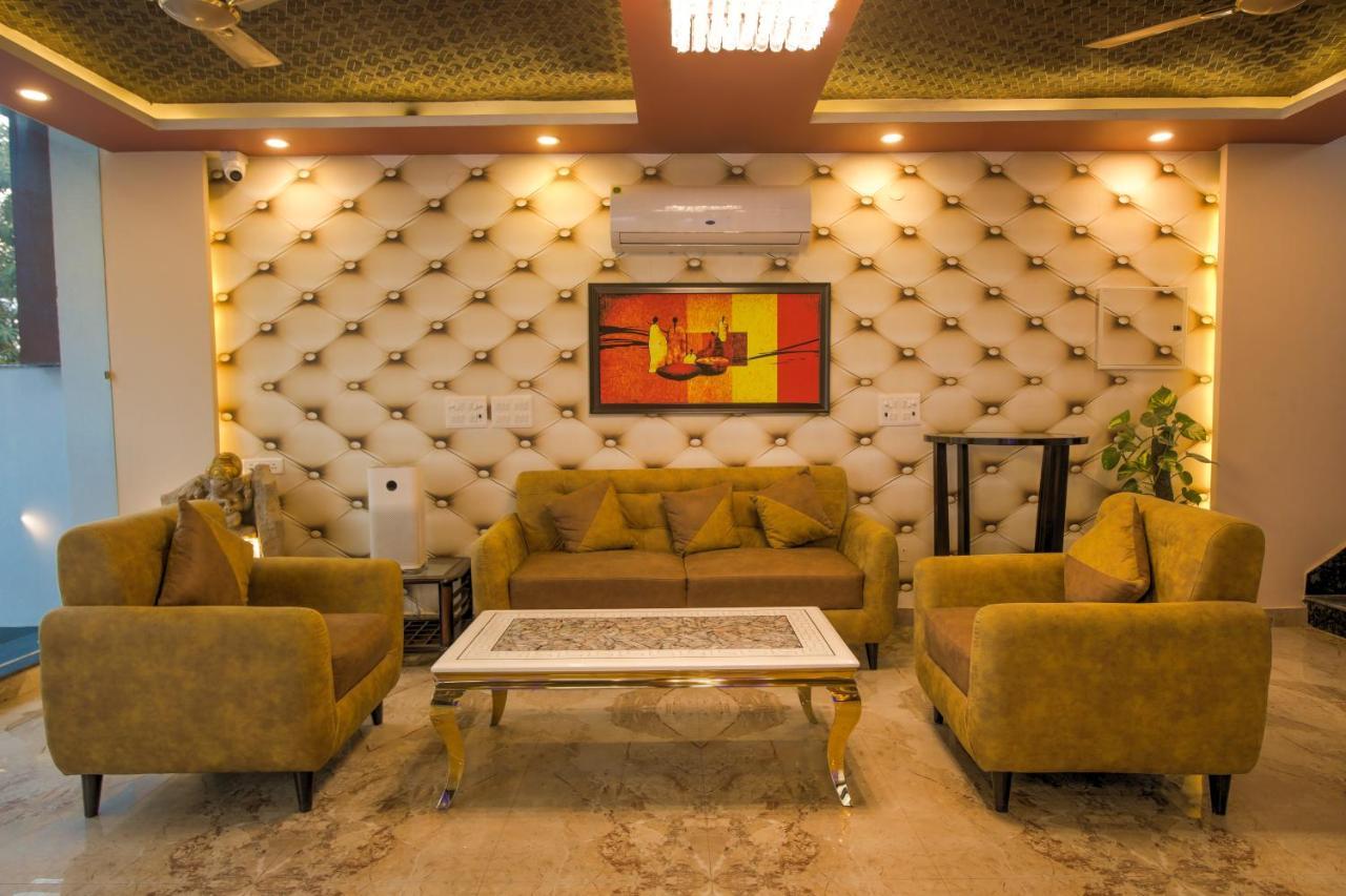 Bed and Breakfast Twin Towers à Greater Noida Extérieur photo