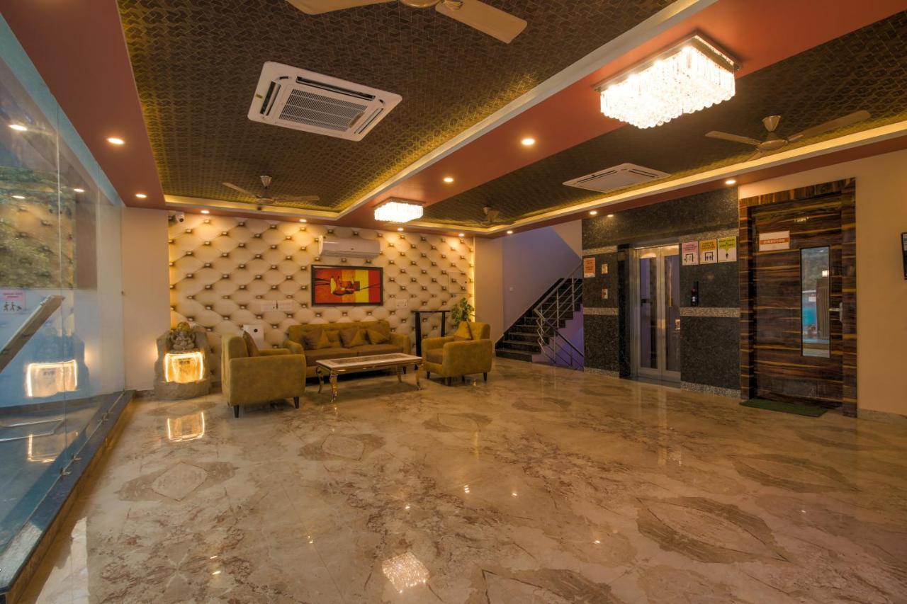 Bed and Breakfast Twin Towers à Greater Noida Extérieur photo
